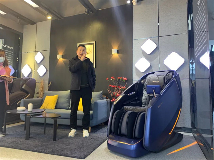 米兰·(milan)中国官方网站体育集团旗下品牌—锐珀尔举行新款4D穴感总裁按摩椅S500内训会